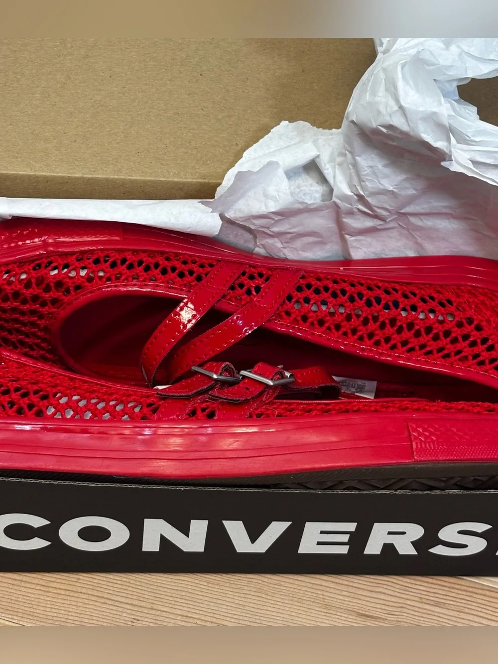 Converse breathable red